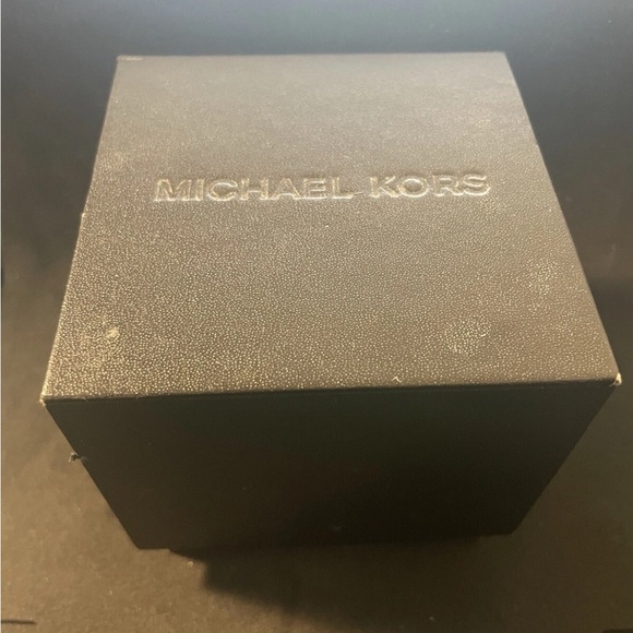 Michael Kors Parker MK5353 Wrist Watch for Women Used - Picture 4 of 4